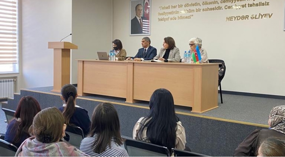 milli-meclisin-deputati-shamaxida-sechicilerle-gorushub-foto