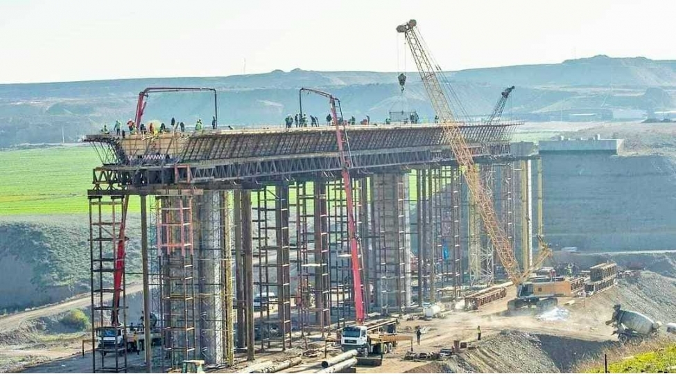 tovuz-chayi-uzerinde-290-metr-uzunluga-malik-korpu-insha-edilir-foto