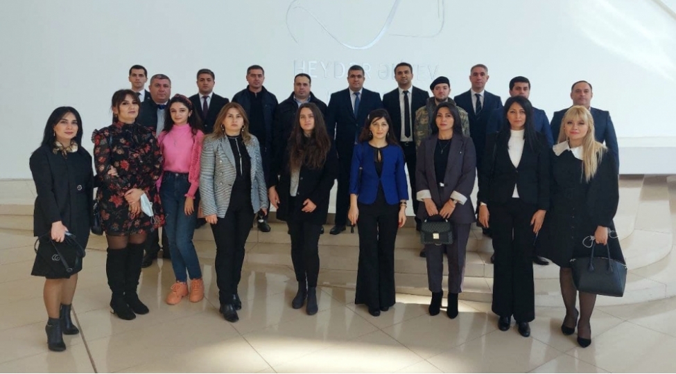 yap-nizami-rayon-teshkilatinin-rehberliyi-ve-feallari-heyder-eliyev-merkezini-ziyaret-edibler-foto