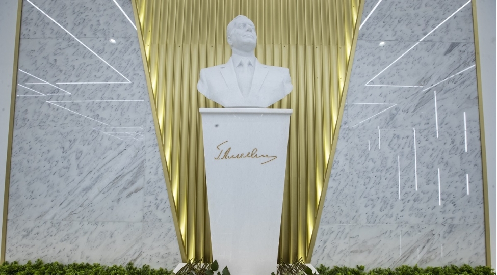 eesmn-da-umummulli-lider-heyder-eliyevin-xatiresi-anildi
