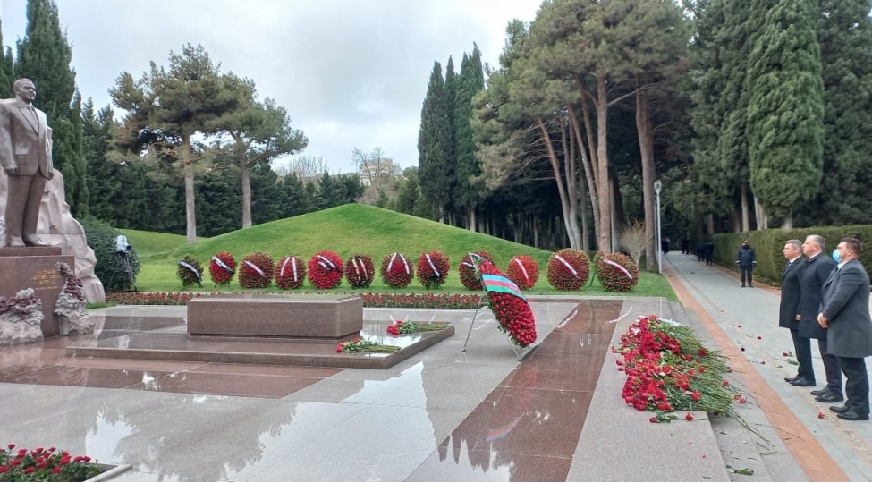 vladislav-kanevski-azerbaycanin-qurucusu-heyder-eliyevin-xatiresini-ehtiramla-yad-etdim