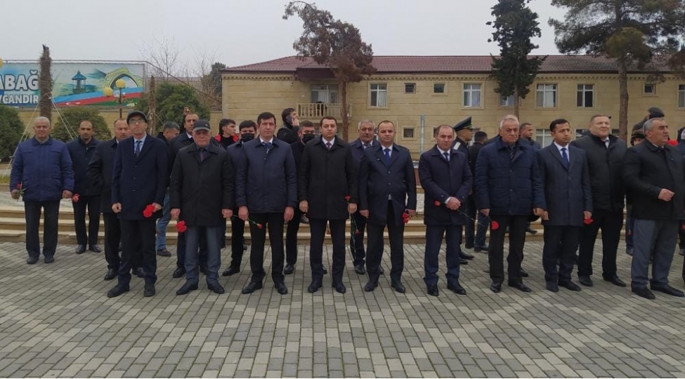 ulu-onder-heyder-eliyevin-xatiresi-imishlide-yad-edilib-foto