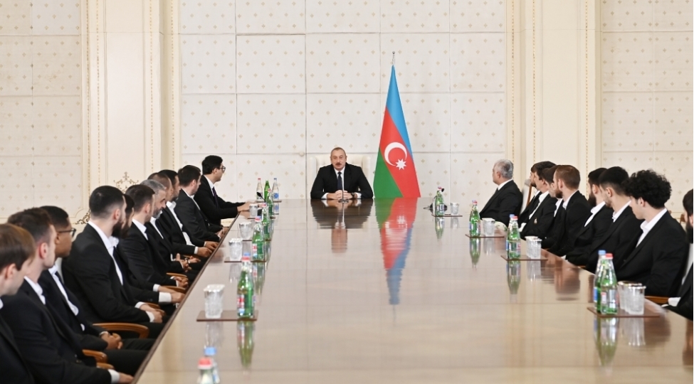 prezident-qarabag-futbol-klubunun-uzvlerini-qebul-edib-yenilenib