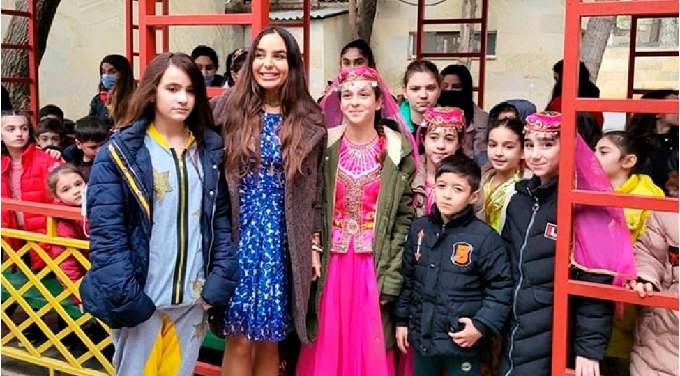 leyla-eliyeva-2-sayli-ushaq-evini-ziyaret-edib-foto