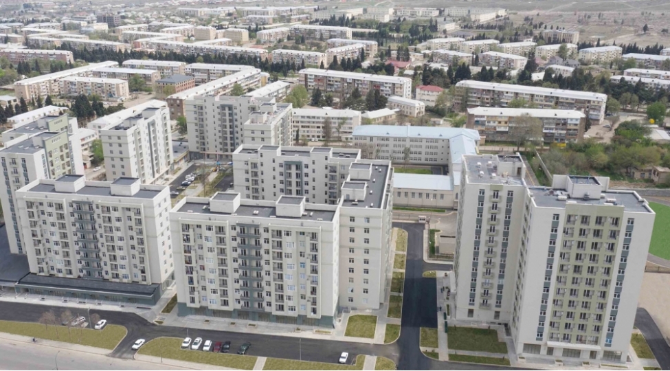 gence-yashayish-kompleksinde-guzeshtli-menziller-numayish-olunub-foto