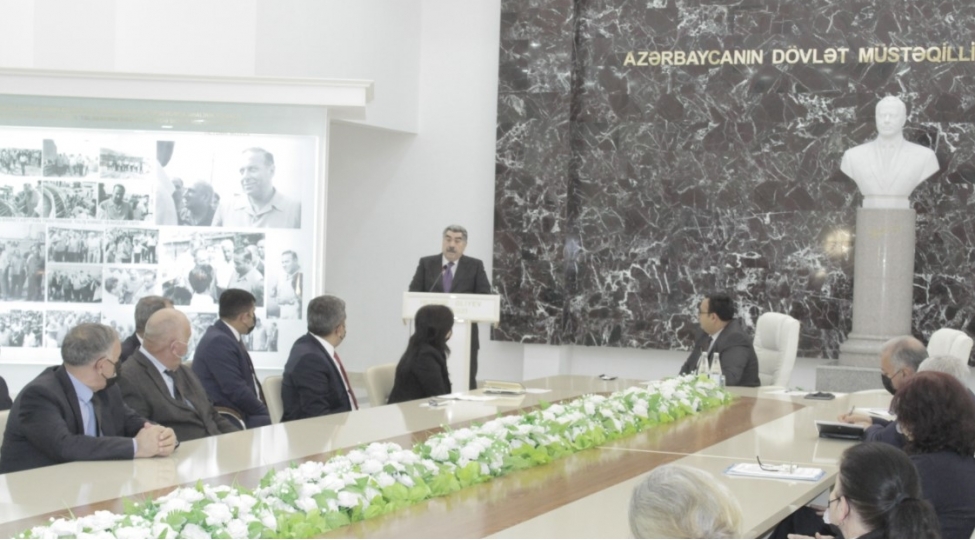 haciqabulda-azerbaycan-son-18-ildemovzusunda-konfrans-kechirilib
