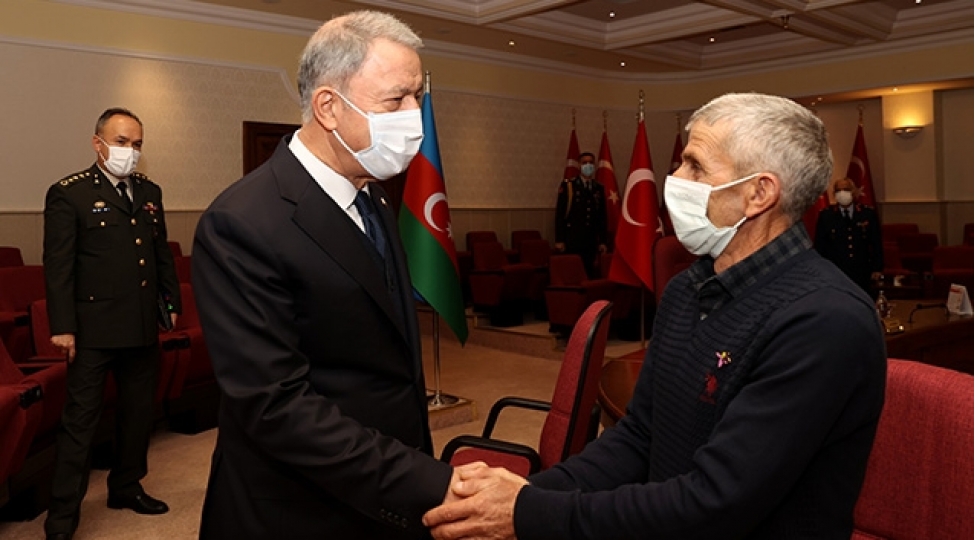 hulusi-akar-shehid-valeh-memiyevin-ailesi-ile-gorushdu-foto
