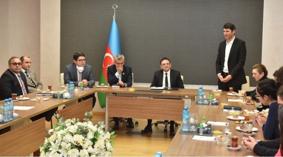 medet-quliyev-velosipedchilerle-gorushub-foto