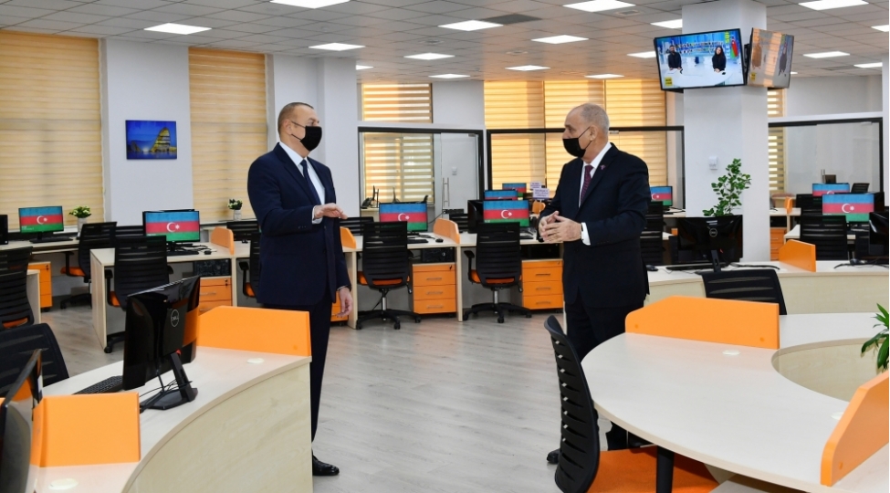 prezident-ilham-eliyev-azertac-in-yeni-binasi-ile-tanish-olub