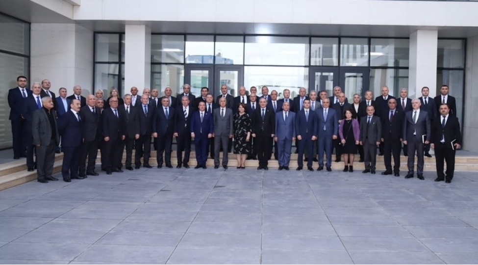 bash-prokuror-kechmish-prokurorluq-emekdashlari-ile-gorushub