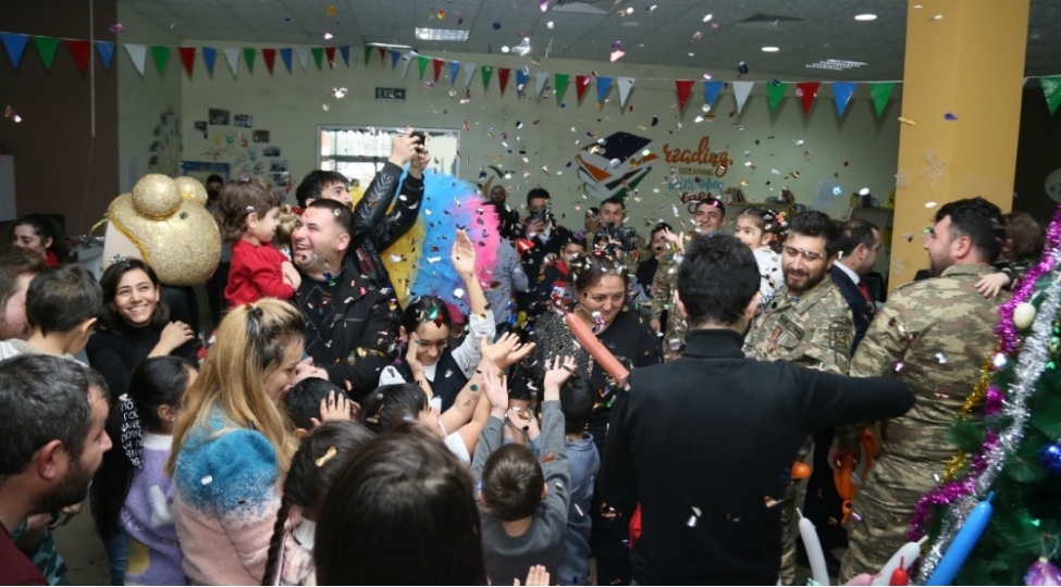 veten-muharibesi-elillerine-komek-ictimai-birliyi-shehid-ve-qazi-ovladlari-uchun-bayram-tedbiri-kechirib-foto