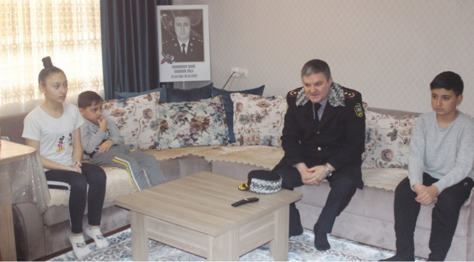 polis-emekdashlari-shehid-aileleri-ve-azteminatli-soydashlarimizi-ziyaret-edibler