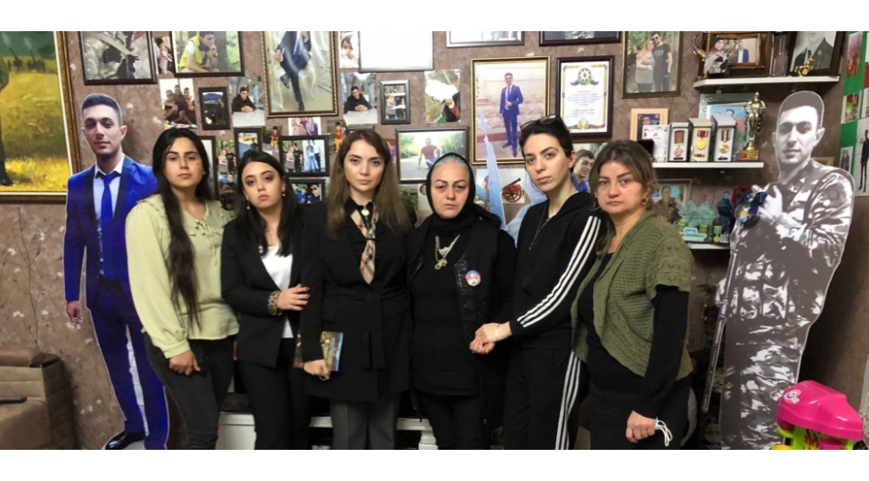 mek-emekdashlari-shehid-ailelerini-ziyaret-edibler-foto