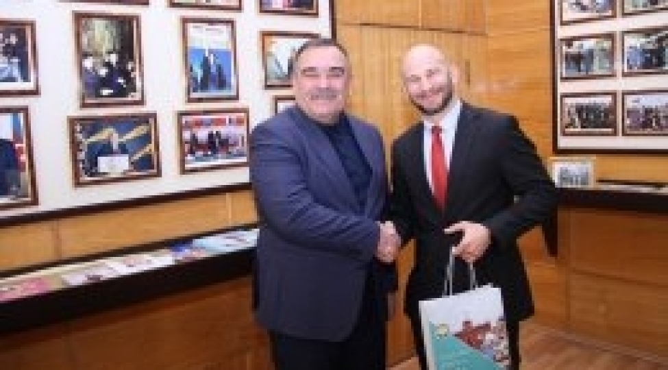 israil-sefirinin-muavini-adau-da-olub-foto