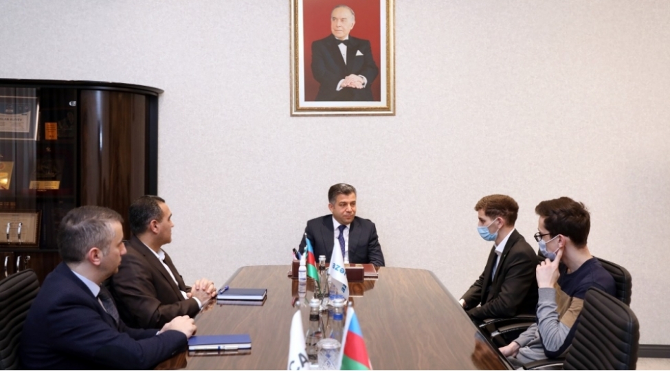 bash-direktor-magistrantlari-qebul-etdi-foto