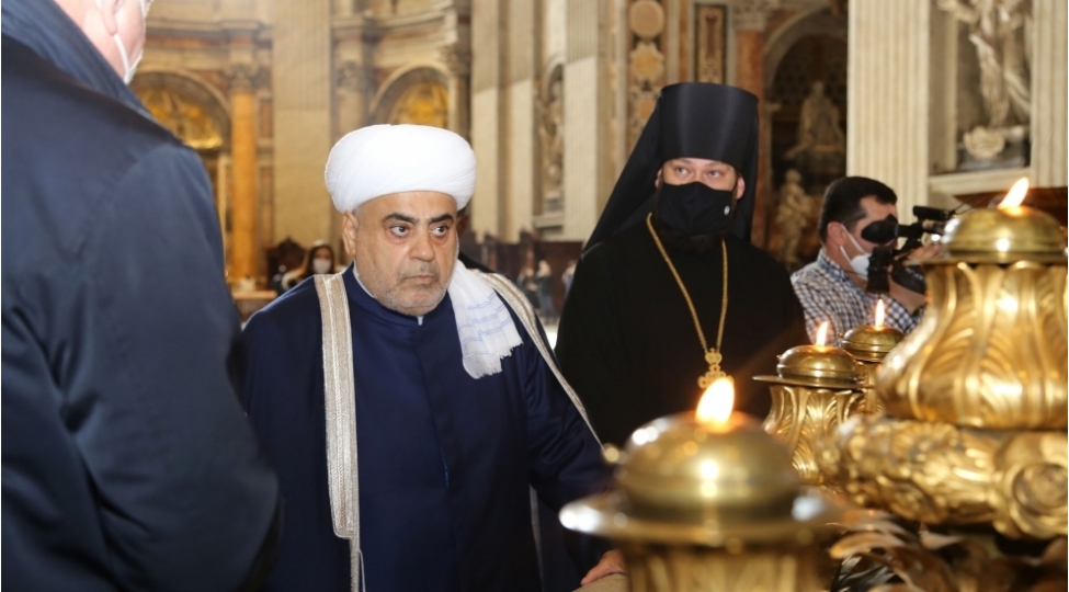 sheyxulislam-heyder-eliyev-fondunun-ishtiraki-ile-vatikanda-ve-romada-berpa-olunan-abideleri-ziyaret-edib-foto
