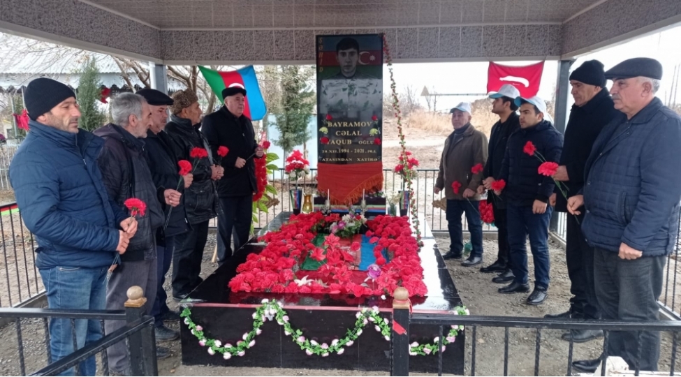 saatlida-shehidin-mezari-ve-ailesi-ziyaret-olunub-foto
