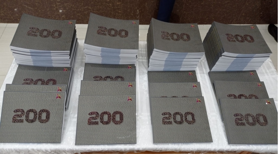 200-nefer-bilesuvarli-shehidin-xatiresine-hesr-olunmush-kitab-foto