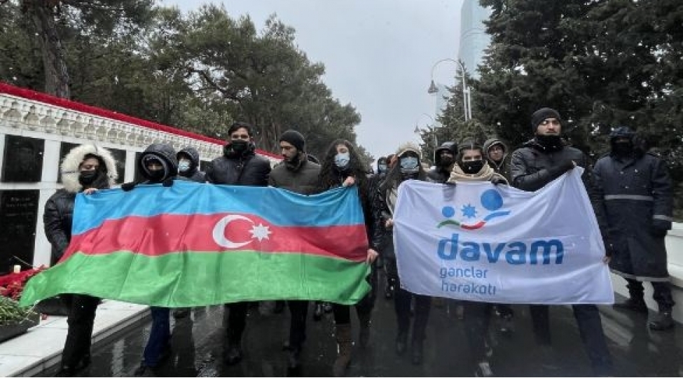 davamchi-gencler-20-yanvar-shehidlerini-yad-edib
