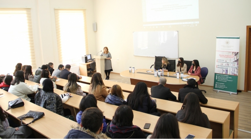 adau-da-telebeler-xaricde-doktorantura-ve-ikili-diplom-proqramlari-barede-melumatlandiriliblar-foto