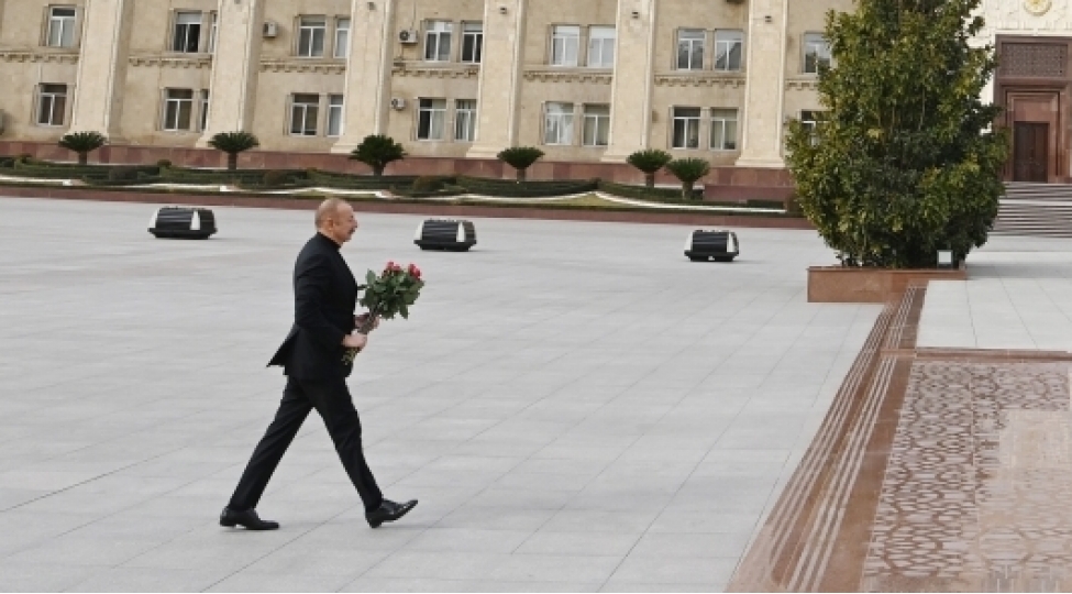 prezident-gencede-umummilli-lider-heyder-eliyevin-abidesini-ziyaret-edib