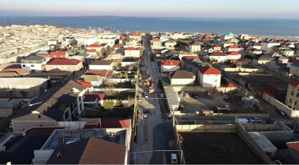 badamdar-qesebesinin-3-cu-yashayish-massivinde-yeni-ichmeli-ve-tullanti-su-shebekeleri-yaradilir-foto