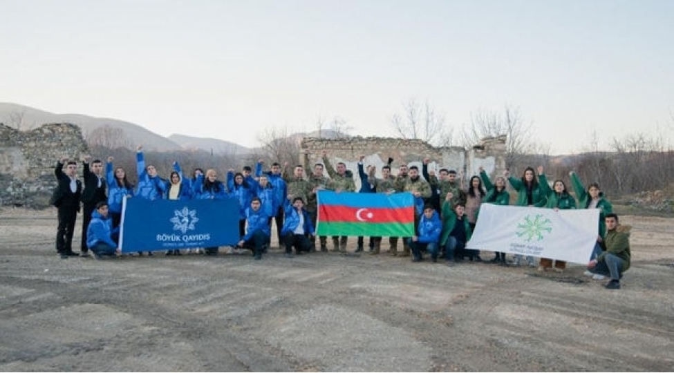 gencler-bayramlarini-ishgaldan-azad-olunmush-torpaqlarda-qeyd-etdiler-foto