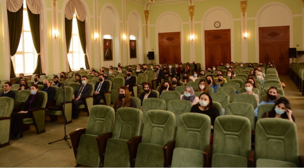 unec-de-genc-muellimler-uchun-telimler-kechirilir