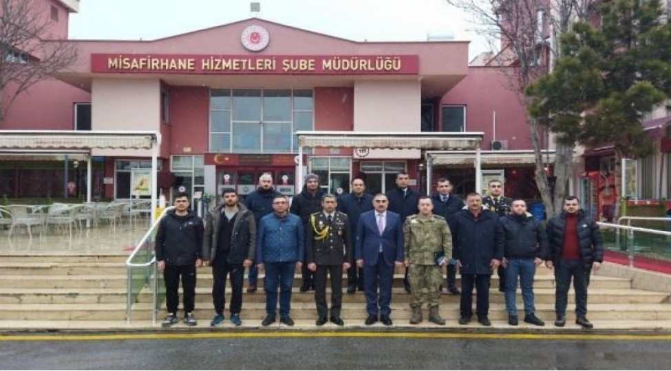 azerbaycan-sefiri-ankarada-mualice-alan-qazileri-ziyaret-edib-foto