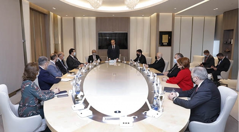 rovshen-necef-kollektive-teqdim-olundu