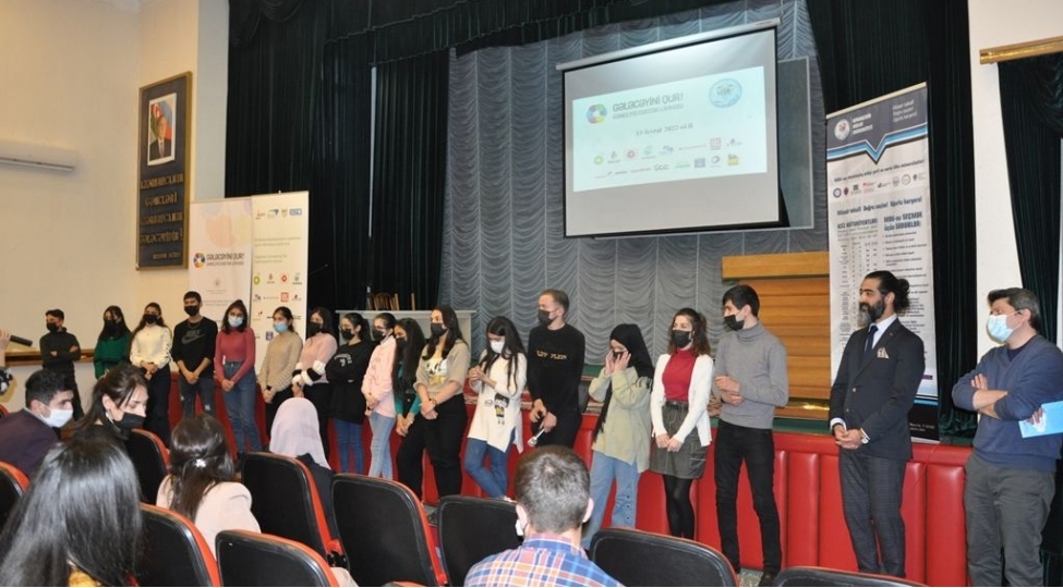 mingechevir-dovlet-universitetinde-geleceyini-qur-gencliye-destek-layihesinin-telimleri-kechirilib-foto