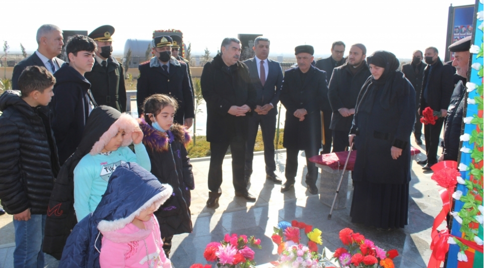 haciqabulda-veten-muharibesi-shehidi-huseyn-abbasovun-dogum-gunu-qeyd-edilib-foto