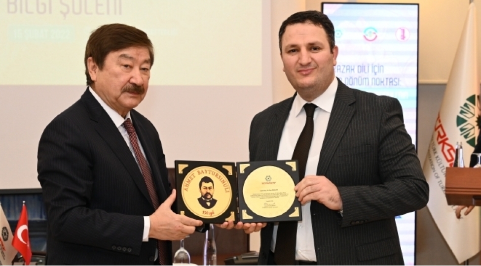 elchin-ibrahimov-turksoy-terefinden-medalla-teltif-olunub