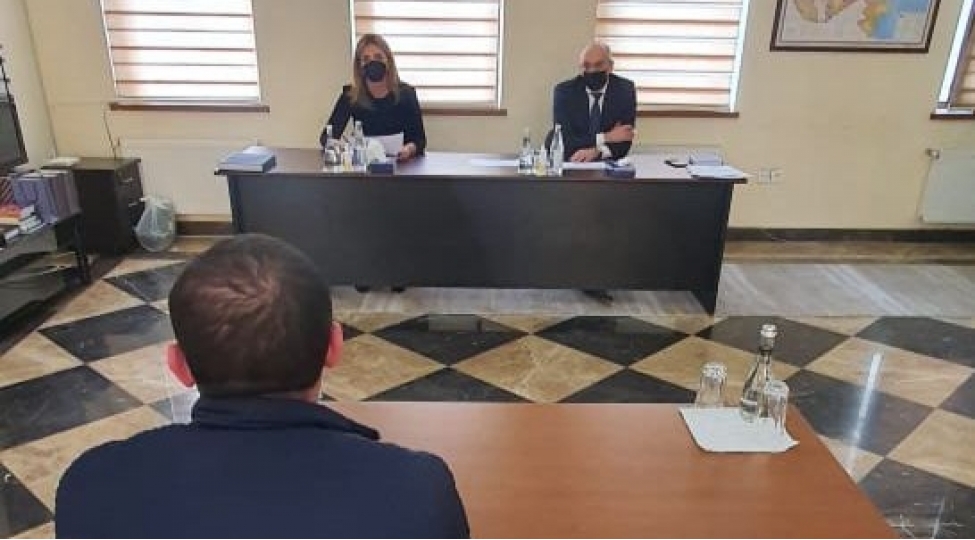 konul-nurullayeva-sechicilerinin-shikayetlerini-dinleyib