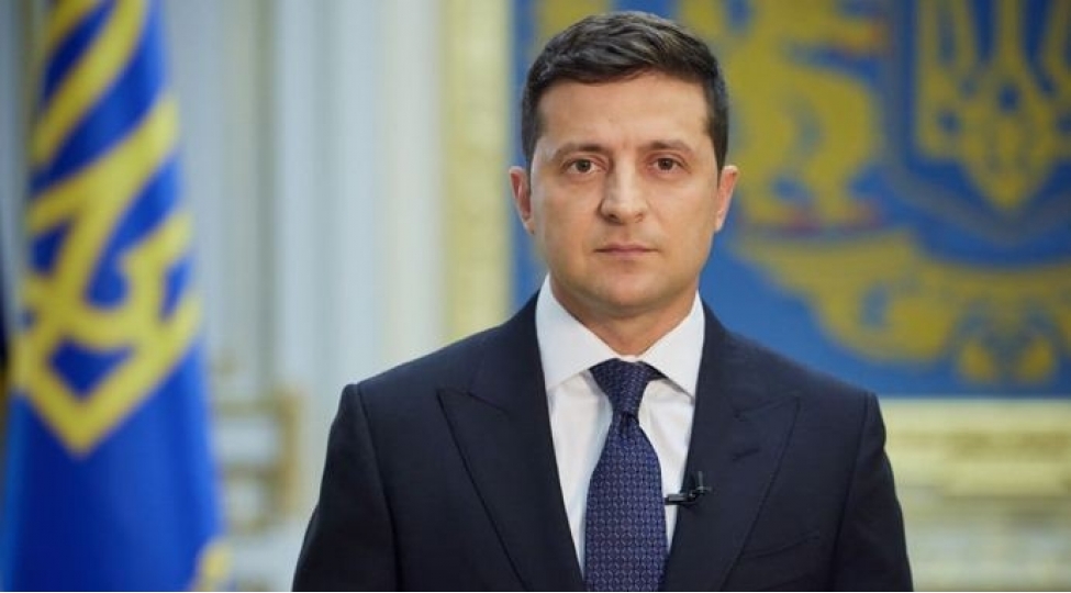zelenski-gece-azerbaycandan-derman-getiren-teyyare-gozleyirik