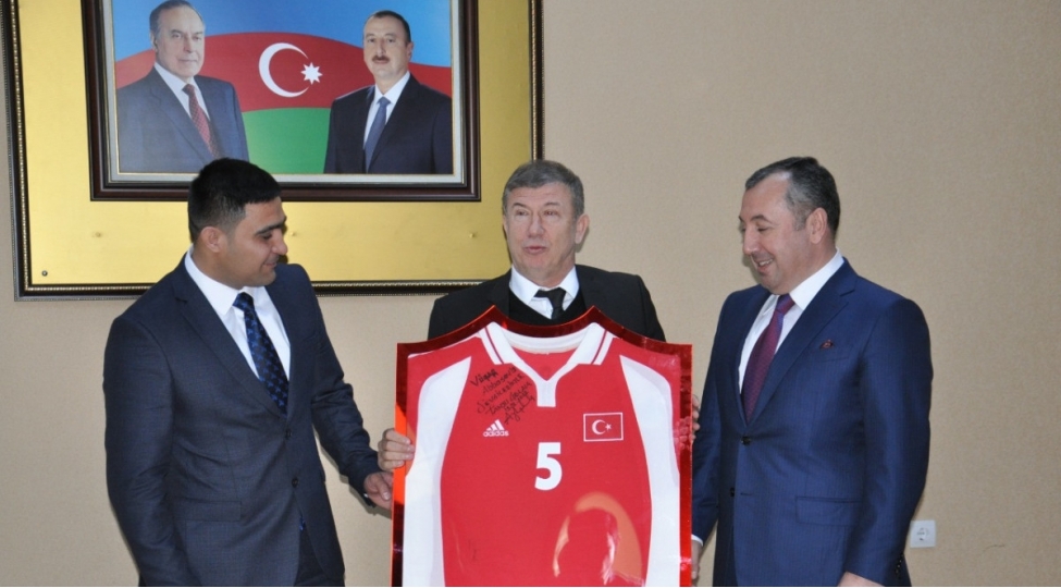tanju-cholak-naxchivanda-alpay-ozalanin-dunya-chempionatinda-geyindiyi-formani-bagishlayib