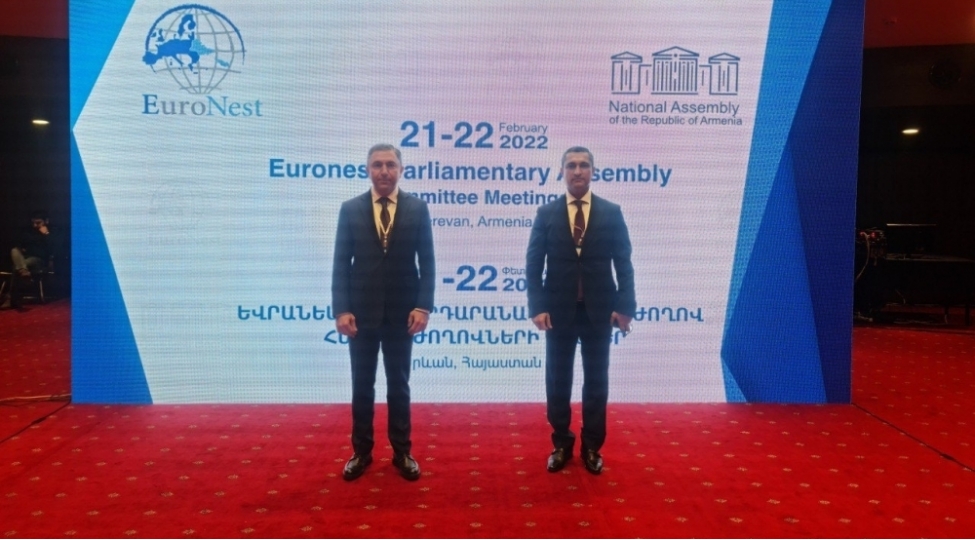 deputat-irevandan-azerbaycanlilari-tebrik-etdi-foto