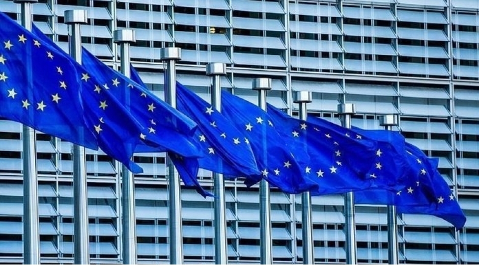 ai-burokratiyasi-qerb-deyerlerinden-nece-uzaqlashir