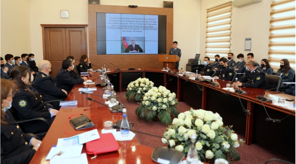 gomruk-akademiyasinda-telebe-elmi-cemiyyetinin-azerbaycan-gomruyu-30-il-movzusunda-elmi-konfransi-kechirilmishdir