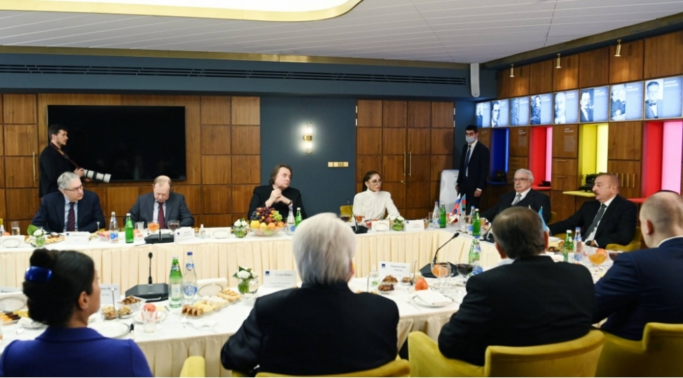dovlet-maraqlarinin-temin-edilmesine-yonelen-siyaset