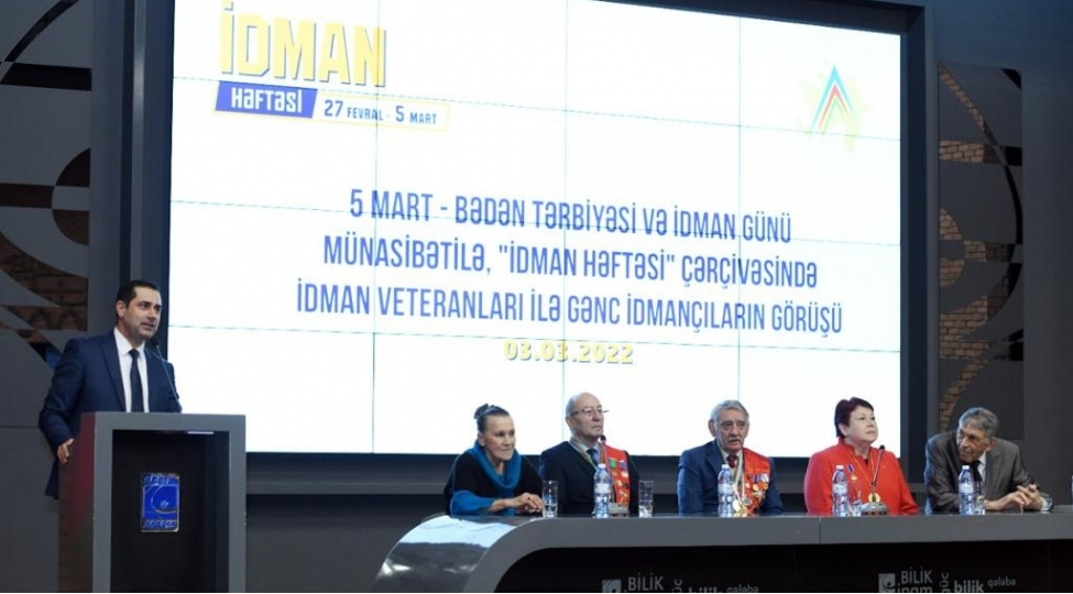 idman-veteranlari-genc-idmanchilarla-gorushubler-foto