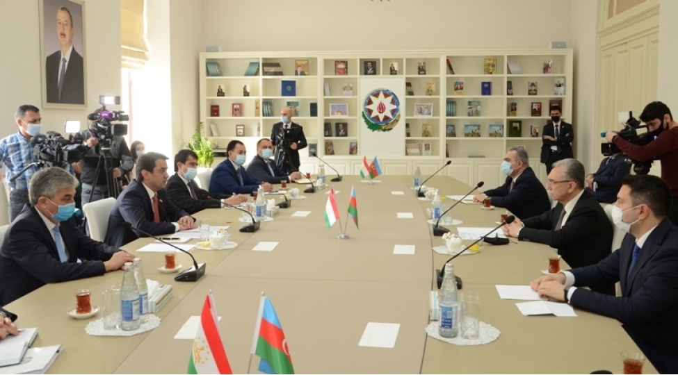 baki-ile-dushenbe-arasinda-qardashlashma-haqqinda-memorandum-imzalandi