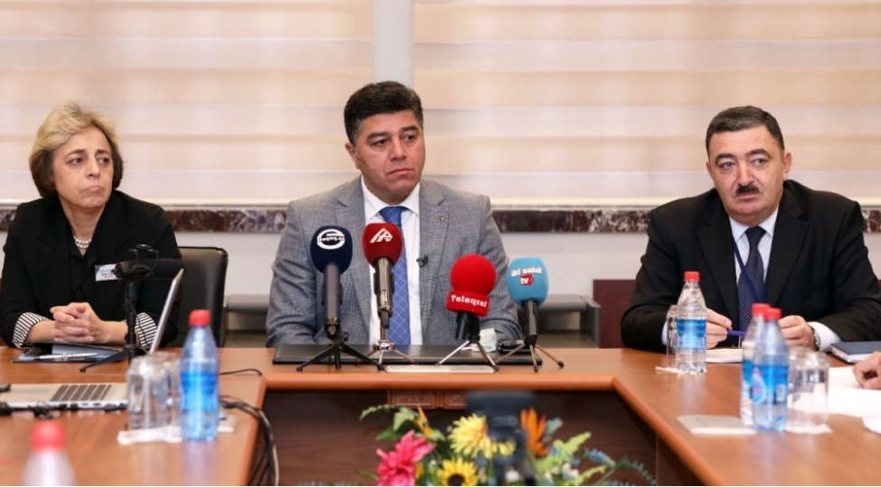 azeriqaz-rehberliyi-sahibkarlarin-problemlerine-hessasliqla-yanashir-foto