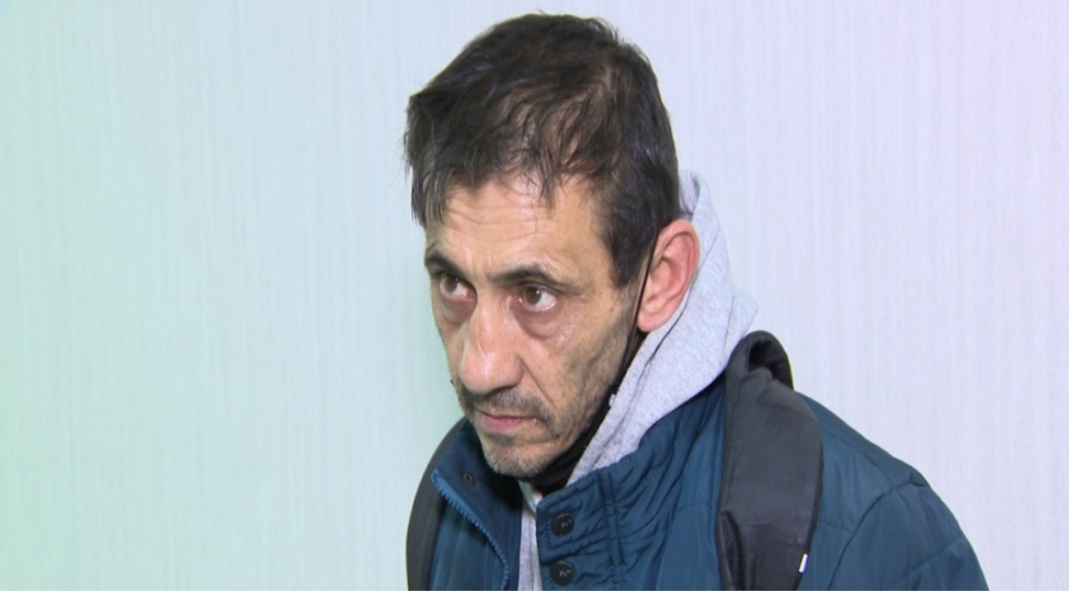 10-a-yaxin-binadan-liftlerin-naqillerini-ogurlayan-shexs-tutulub-video