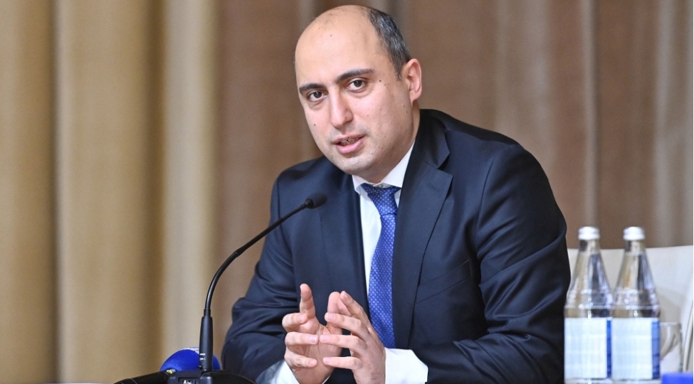 oz-fennini-mukemmel-bilmeyen-muellimin-diger-muellimlere-rehberlik-etmesi-video