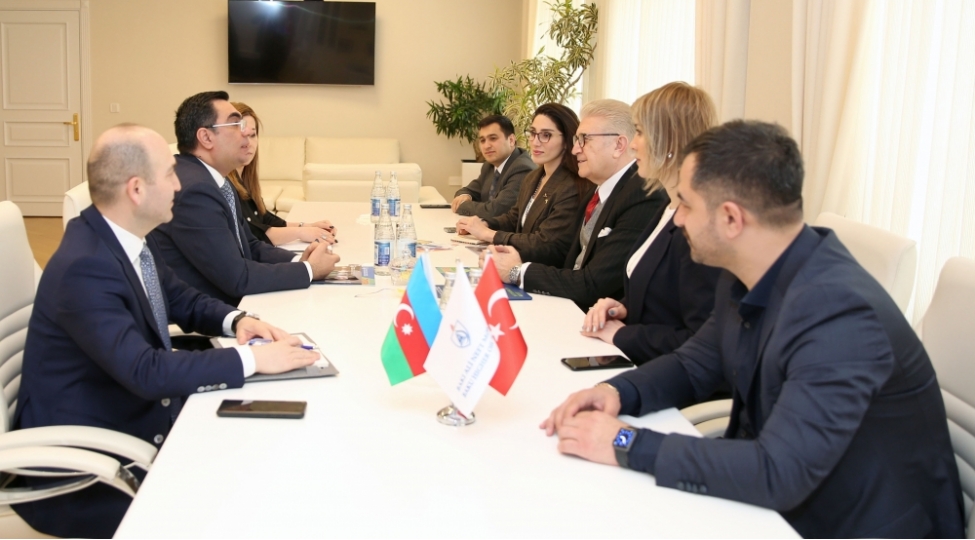 avrasiya-universitetler-birliyinin-prezidenti-baki-ali-neft-mektebinde-foto