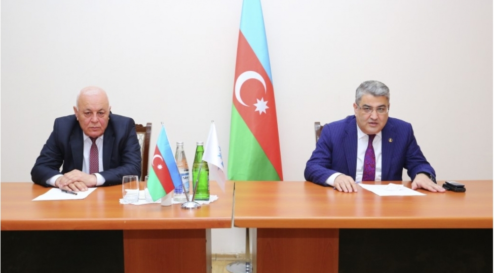 yap-bineqedi-rayon-teshkilatinin-sedri-vusar-ismayilov-partiya-teshkilatinin-uzvleri-ile-gorushu-kechirib
