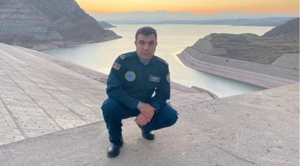 ressam-olmaq-arzusunu-herbchi-peshesine-deyishen-shehid-mayor-foto