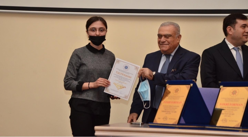 dovlet-idarechilik-akademiyasinin-feal-telebeleri-teltif-edilibler-foto