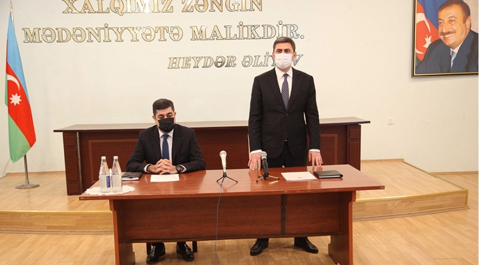 icra-hakimiyyeti-bashchisi-zirede-yashayan-sakinlerle-seyyar-gorush-kechirib